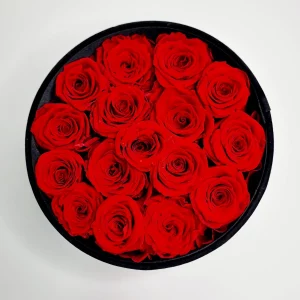 Caja negra de rosas rojas